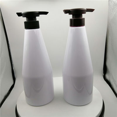 O distribuidor plástico branco da cor 500ml engarrafa com bomba 24/410