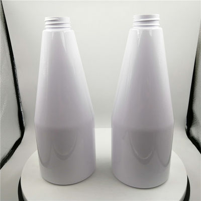 O distribuidor plástico branco da cor 500ml engarrafa com bomba 24/410